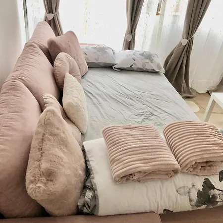 “l'appartement Du Bonheur” *